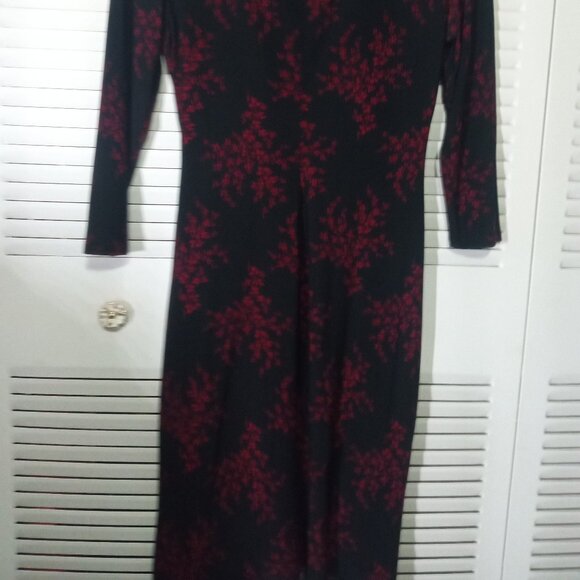 LAUREN RALPH LAUREN Faux Wrap Size 6 S Red Black Floral Side Ruch Dress V Neck - Picture 9 of 10